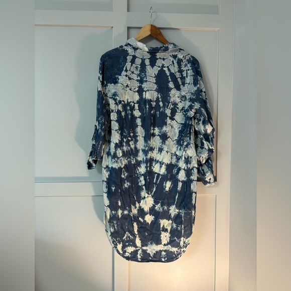 Velvet Heart Aiden Indigo Tie Dye Pullover High Low Tunic - Picture 2 of 8